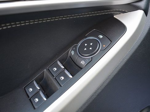 Used 2021 Ford Explorer XLT image 8