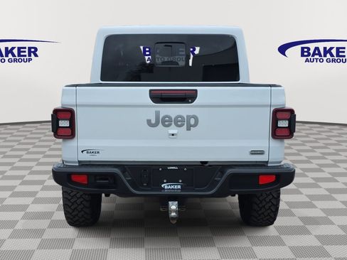 Used 2021 Jeep Gladiator Overland w/ Advanced Safety Group AWD/4WD image 4