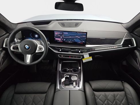New 2026 BMW X7 xDrive40i w/ M Sport Package AWD/4WD image 10