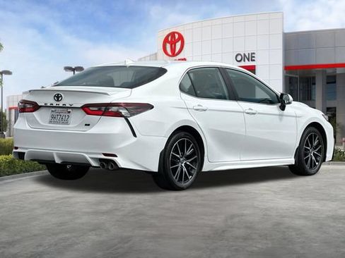 Certified 2023 Toyota Camry SE w/ Convenience Package FWD image 5