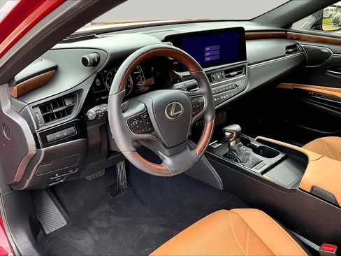 Used 2025 Lexus ES 350 Ultra Luxury w/ Accessory Package (Z1) FWD image 18