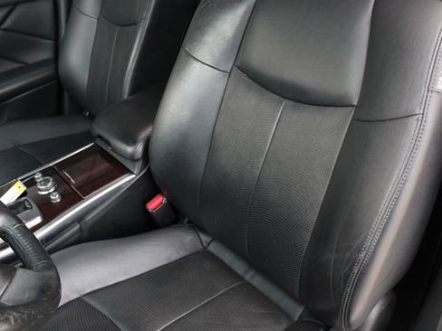 Used 2015 INFINITI Q70 3.7 RWD image 5