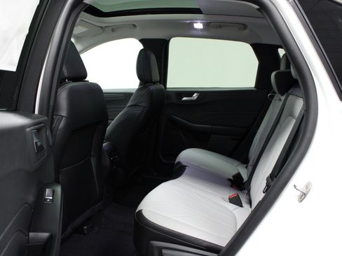 Used 2025 Ford Escape SE FWD image 13