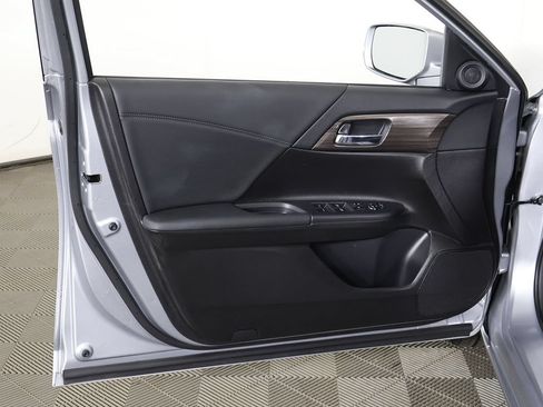 Used 2017 Honda Accord EX image 20