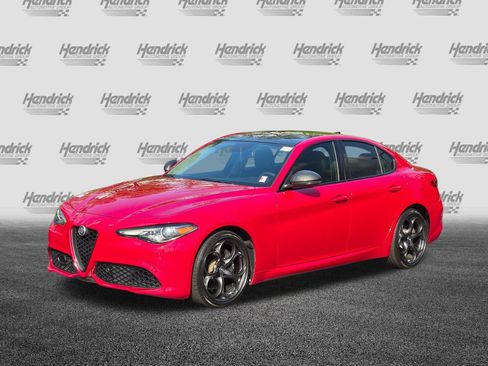 Used 2018 Alfa Romeo Giulia Ti Sport w/ Quick Order Package 22S Sport AWD/4WD image 5