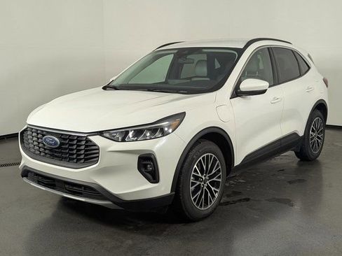 Used 2023 Ford Escape SE image 4