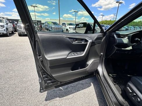Used 2020 Toyota RAV4 XSE w/ All Weather Liner Package AWD/4WD image 25