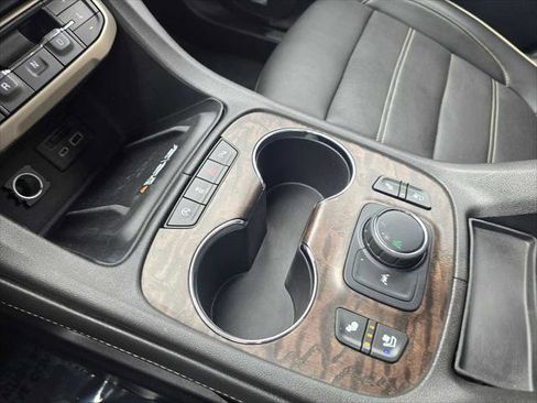 Used 2023 GMC Acadia Denali FWD image 32