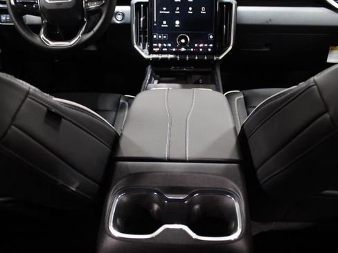 New 2026 GMC Acadia Denali w/ Super Cruise Package AWD/4WD image 32