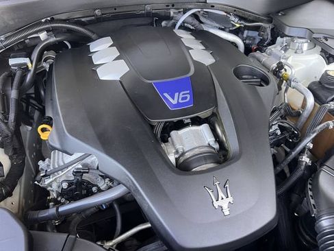 Used 2019 Maserati Levante S GranLusso AWD/4WD image 36
