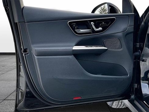 Used 2025 Mercedes-Benz GLC 300 300 image 23