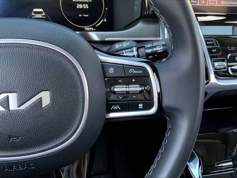 Used 2023 Kia Sorento SX image 18