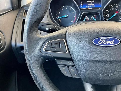Used 2017 Ford Focus SE FWD image 10