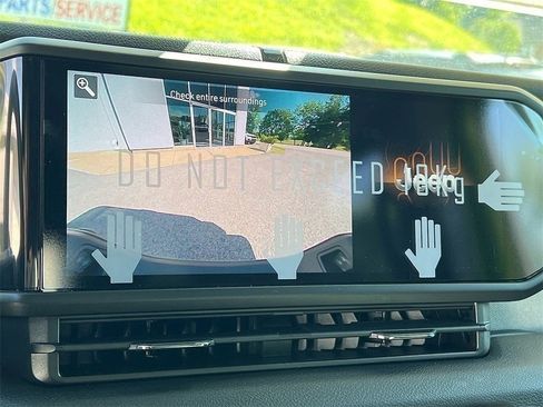 New 2025 Jeep Gladiator Willys image 22