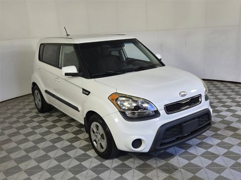 Used 2013 Kia Soul image 2
