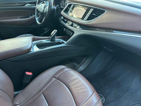 Used 2018 Buick Enclave Avenir w/ Avenir Technology Package image 21