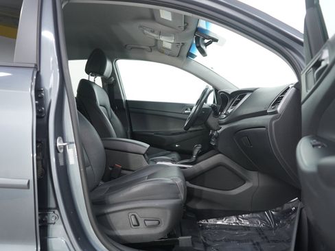 Used 2017 Hyundai Tucson SE Plus image 11