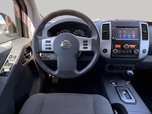 Used 2021 Nissan Frontier SV RWD image 5