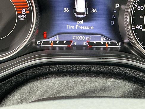 Used 2019 Jeep Cherokee Limited w/ Luxury Group image 15