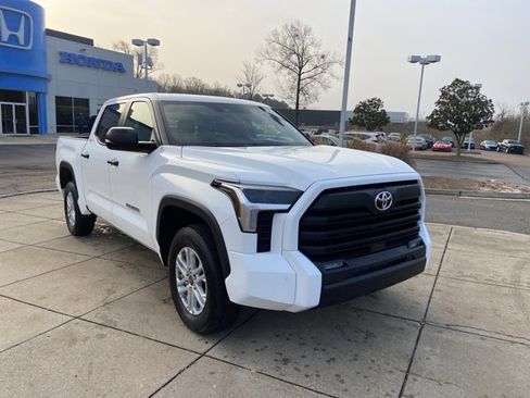 Used 2024 Toyota Tundra SR5 w/ SR5 Convenience Package image 2