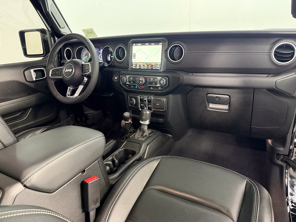 Used 2023 Jeep Wrangler Unlimited Sahara AWD/4WD image 19