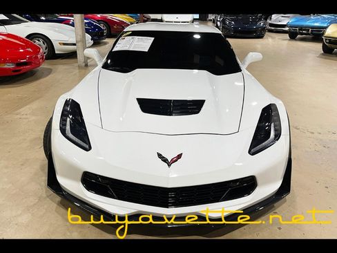 Used 2016 Chevrolet Corvette Z06 w/ 3LZ Preferred Equipment Group RWD image 7