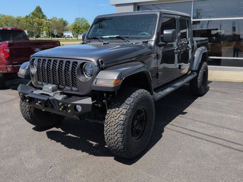 Used 2023 Jeep Gladiator Sport AWD/4WD image 1