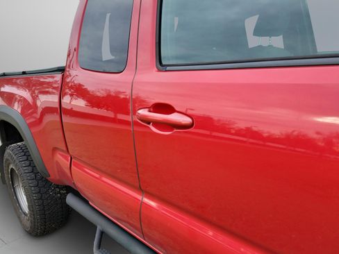 Used 2017 Toyota Tacoma TRD Off-Road image 15