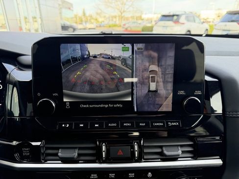 Used 2025 Nissan Pathfinder Platinum w/ Cargo Package image 22