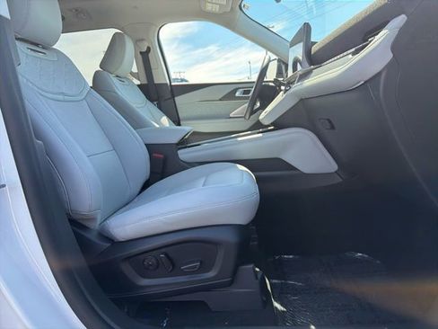 New 2026 Ford Explorer Platinum AWD/4WD image 18