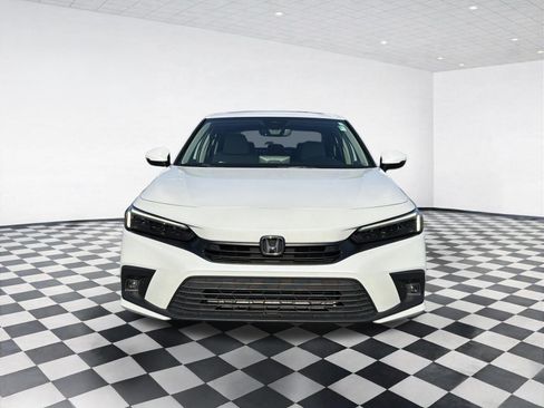 Used 2022 Honda Civic Touring image 2