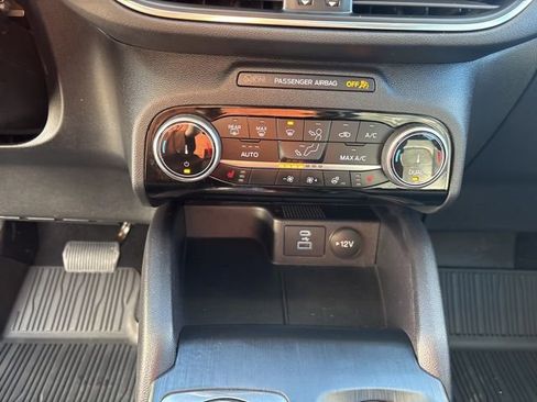 Used 2022 Ford Escape Titanium w/ Class II Trailer Tow Package image 26