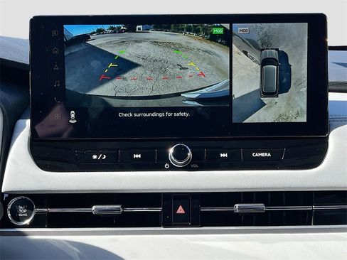 New 2025 Mitsubishi Outlander SE image 14