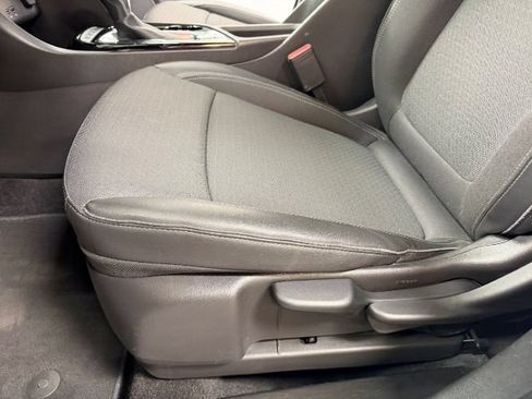 Used 2025 Buick Encore GX Preferred AWD/4WD image 13
