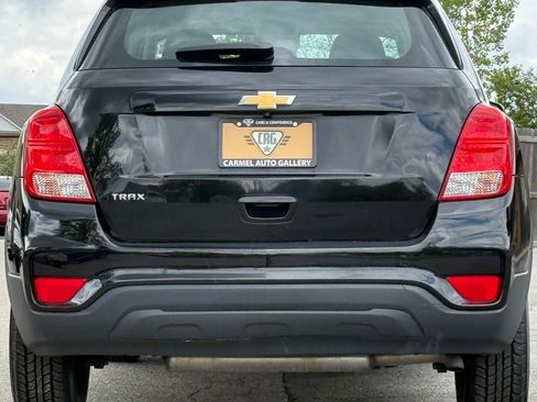 Used 2018 Chevrolet Trax LS FWD image 4