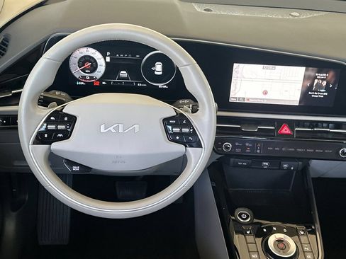 Certified 2023 Kia Niro Wind FWD image 15