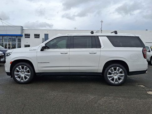 Used 2023 Chevrolet Suburban High Country w/ LPO, Illumination Package AWD/4WD image 4