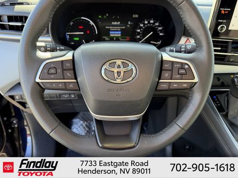Certified 2026 Toyota Sienna XLE FWD image 22