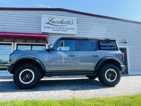 Used 2023 Ford Bronco Outer Banks w/ Sasquatch Package AWD/4WD image 1