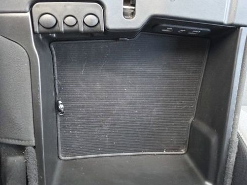 Used 2021 RAM 1500 Classic SLT image 38