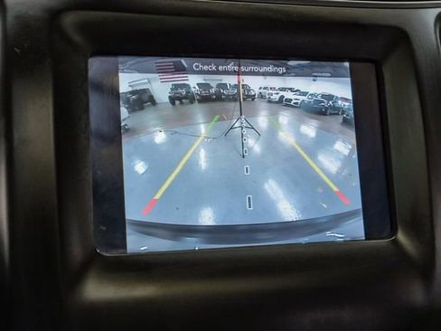 Used 2020 Jeep Cherokee Latitude Plus w/ Comfort/Convenience Group image 22