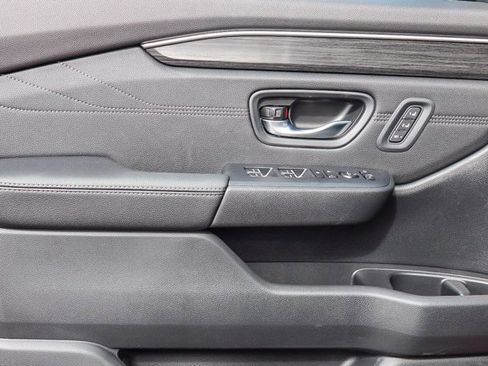 New 2026 Honda Pilot Touring image 9