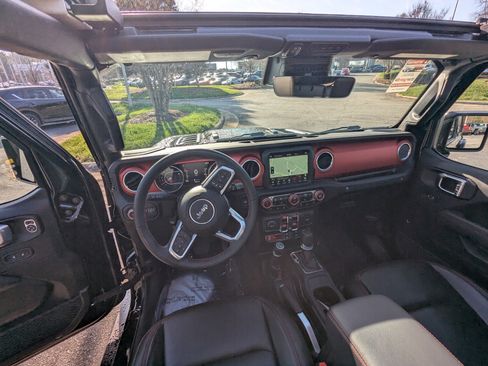 Used 2021 Jeep Wrangler Unlimited Rubicon image 12