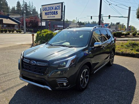 Used 2023 Subaru Forester Touring image 17