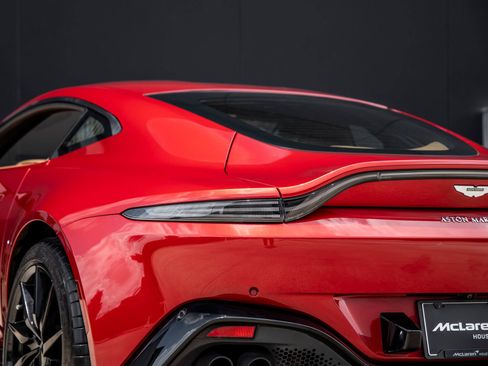 Used 2020 Aston Martin V8 Vantage Coupe RWD image 12