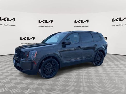 Used 2022 Kia Telluride EX w/ EX Premium Package image 4