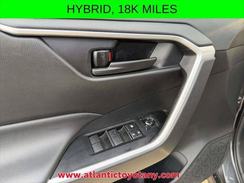 Certified 2025 Toyota RAV4 LE AWD/4WD image 23