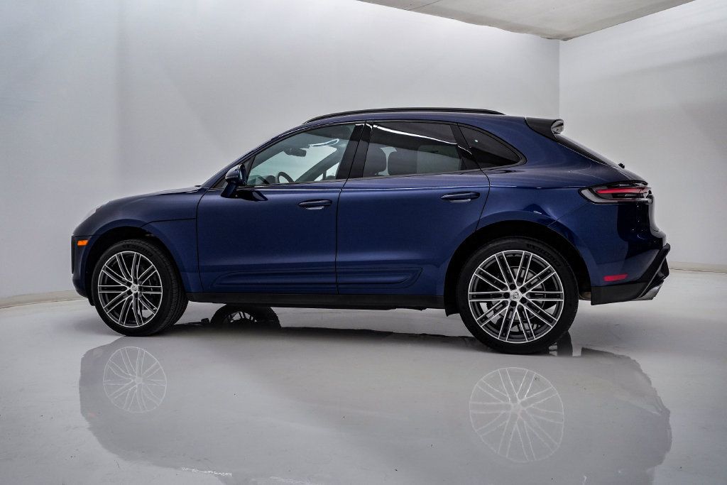 Certified 2026 Porsche Macan AWD/4WD image 2