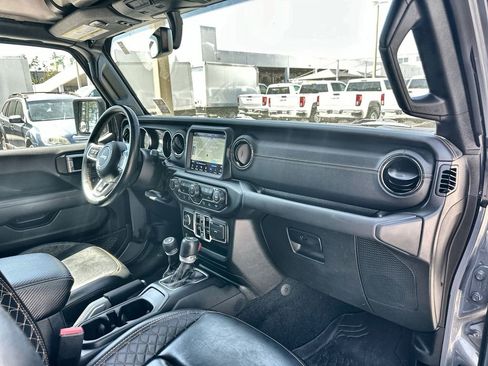 Used 2022 Jeep Gladiator Overland image 28