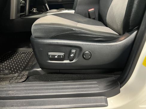 Used 2022 Toyota 4Runner SR5 AWD/4WD image 24